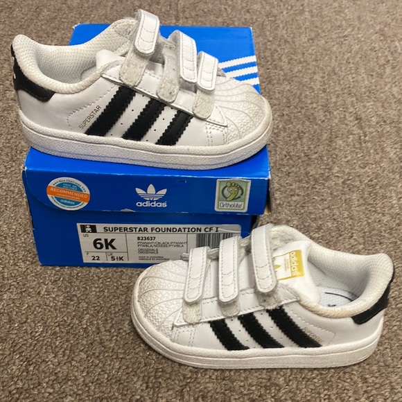 Adidas Original Superstar Velcro - Size 6K - Picture 1 of 3